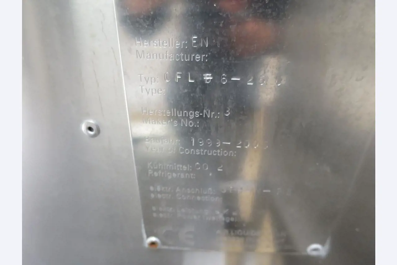 Máquinas bem conservadas para a produção de carnes salgadas/produtos de carne curados e carnes fumadas, máquinas de corte e de embalagem, equipamento de fábrica e de escritório-3