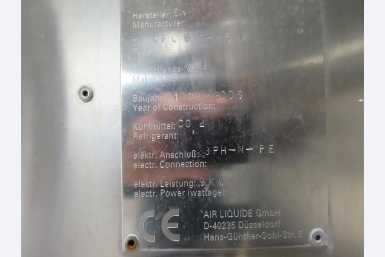 Máquinas bem conservadas para a produção de carnes salgadas/produtos de carne curados e carnes fumadas, máquinas de corte e de embalagem, equipamento de fábrica e de escritório-4