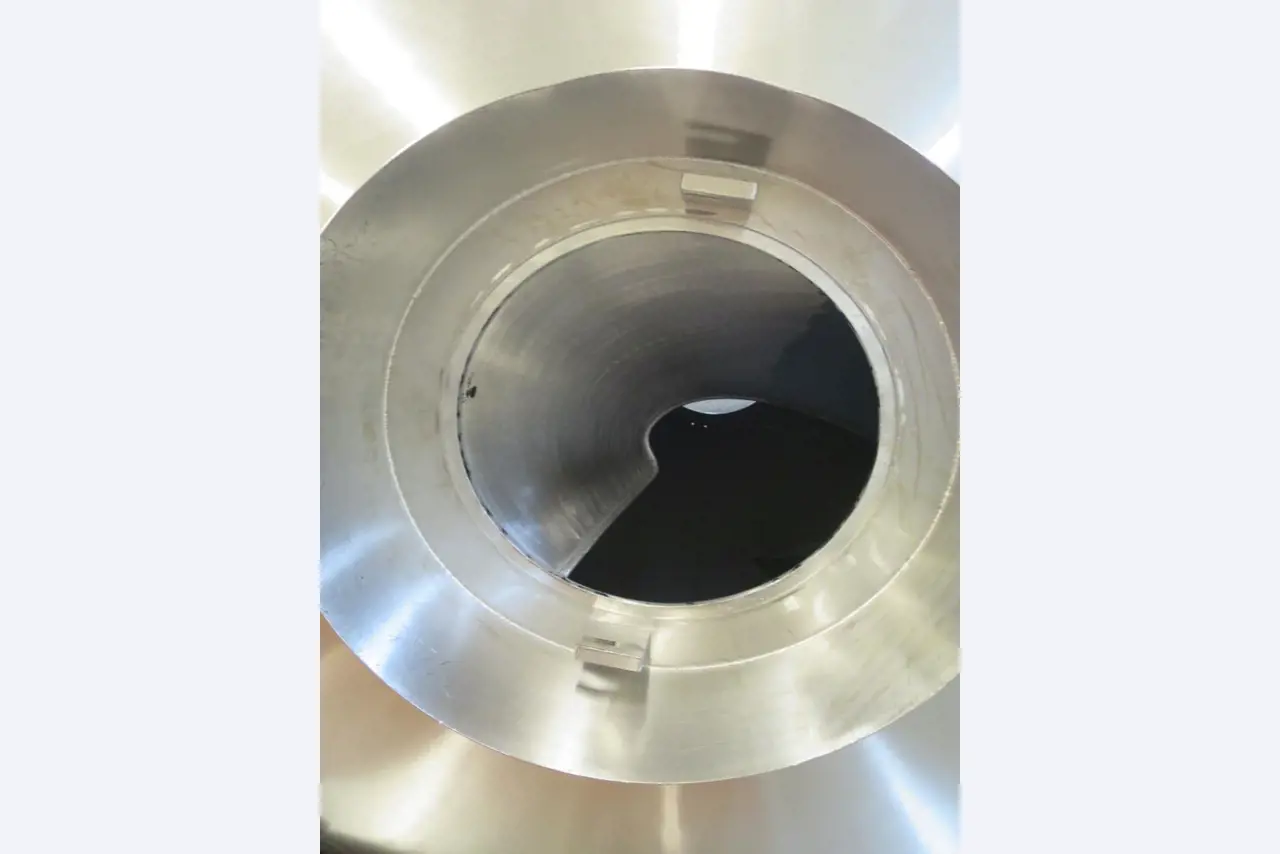 Máquinas bem conservadas para a produção de carnes salgadas/produtos de carne curados e carnes fumadas, máquinas de corte e de embalagem, equipamento de fábrica e de escritório-3