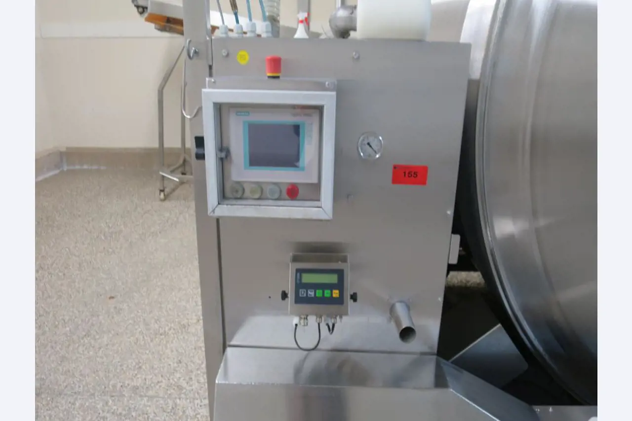 Well-maintained machines for the production of salted meat, cured and smoked products, cutting and packaging machines, operating and office equipment-2