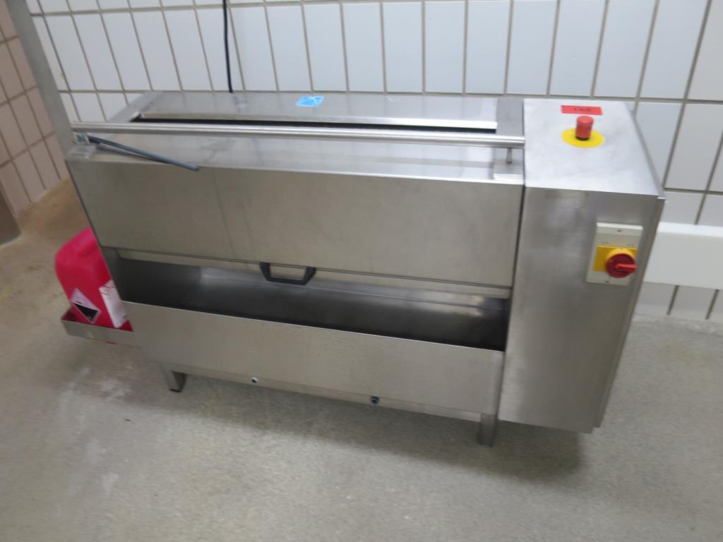 gepflegte Maschinen zur Produktion von gesalzenen Fleisch-/ Pökelwaren und Geräuchertem, Schneide- und Verpackungsmaschinen, Betriebs– und Geschäftsausstattung-2