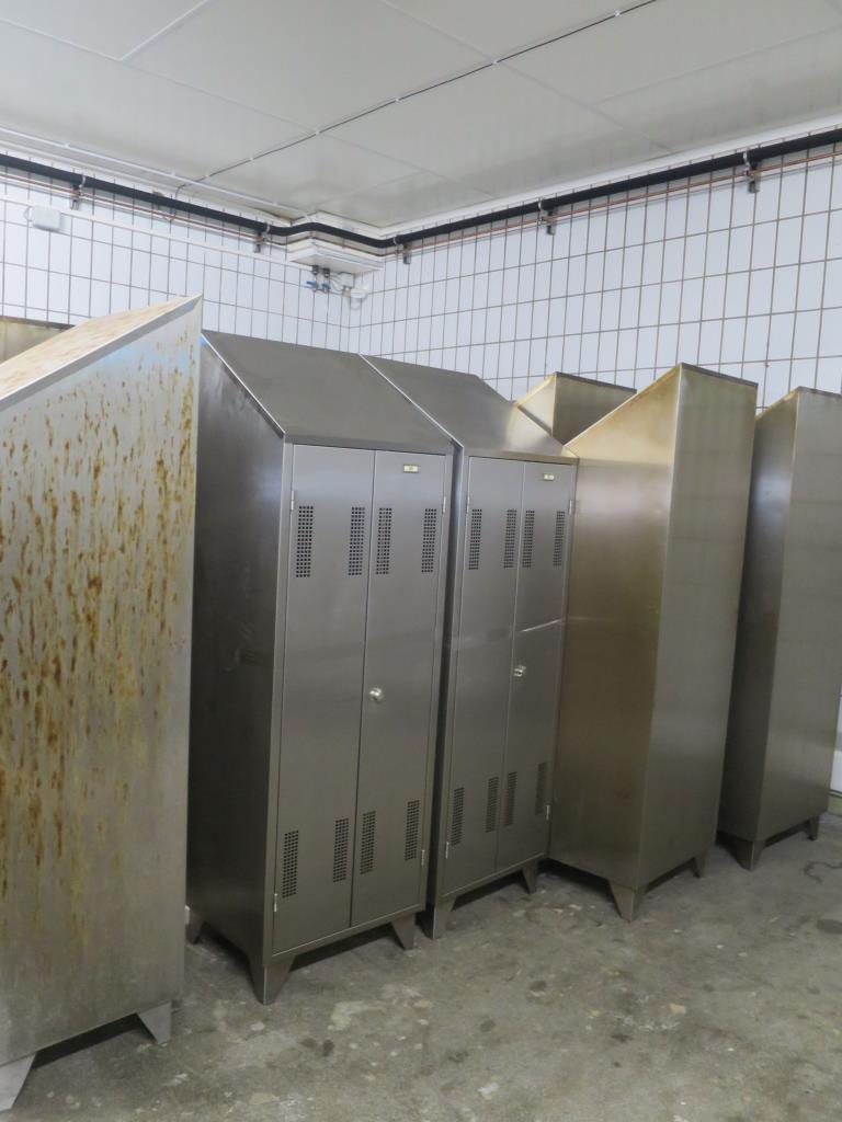 gepflegte Maschinen zur Produktion von gesalzenen Fleisch-/ Pökelwaren und Geräuchertem, Schneide- und Verpackungsmaschinen, Betriebs– und Geschäftsausstattung-1