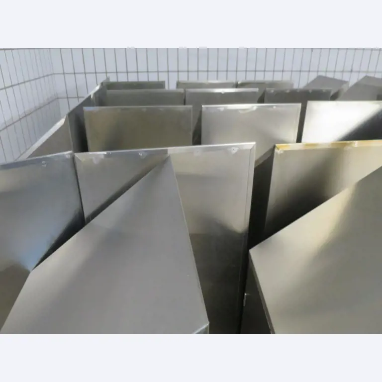 Máquinas bem conservadas para a produção de carnes salgadas/produtos de carne curados e carnes fumadas, máquinas de corte e de embalagem, equipamento de fábrica e de escritório-2