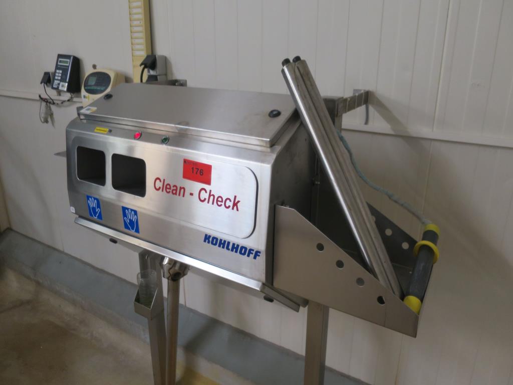 Well-maintained machines for the production of salted meat, cured and smoked products, cutting and packaging machines, operating and office equipment-2