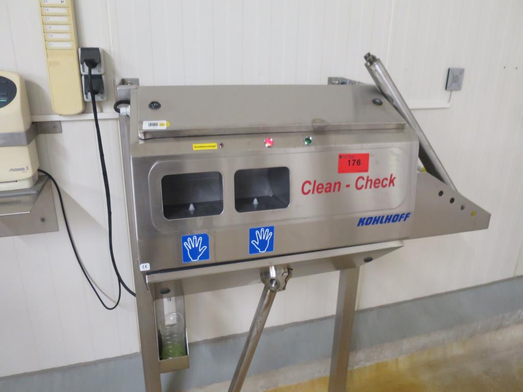 Well-maintained machines for the production of salted meat, cured and smoked products, cutting and packaging machines, operating and office equipment-3