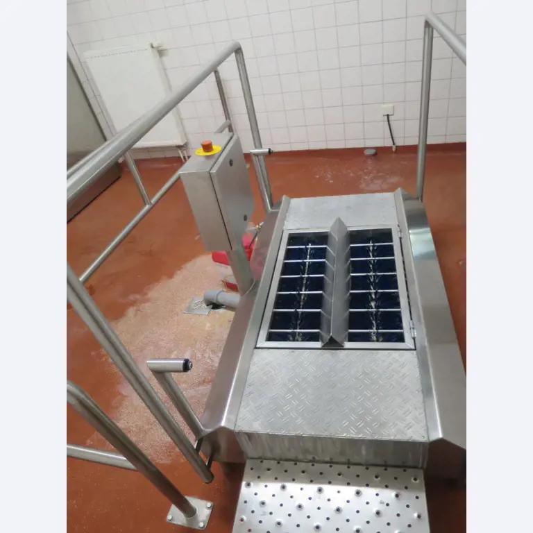 Máquinas bem conservadas para a produção de carnes salgadas/produtos de carne curados e carnes fumadas, máquinas de corte e de embalagem, equipamento de fábrica e de escritório-2