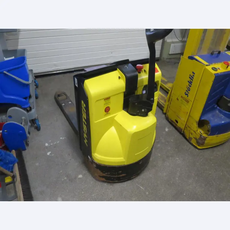 Máquinas bem conservadas para a produção de carnes salgadas/produtos de carne curados e carnes fumadas, máquinas de corte e de embalagem, equipamento de fábrica e de escritório-1