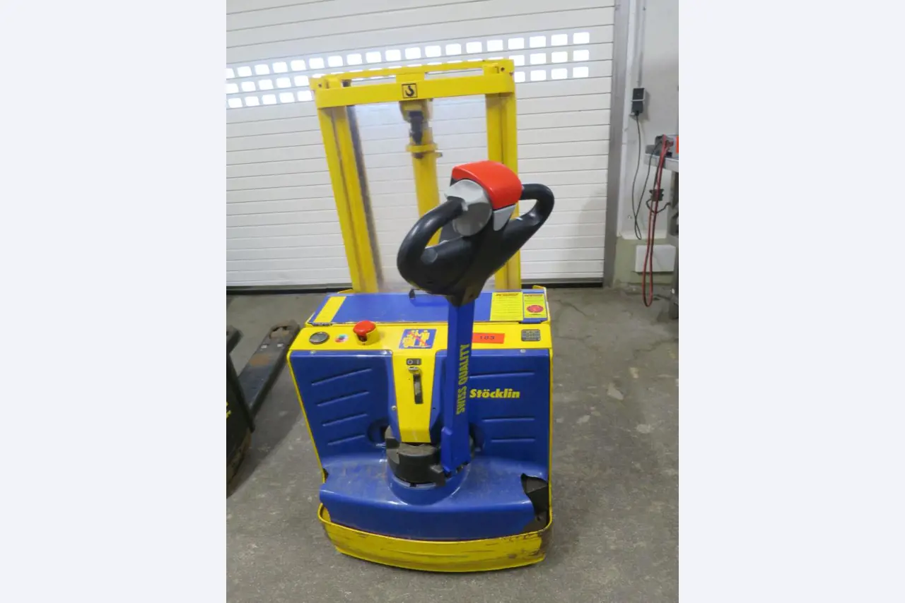 Máquinas bem conservadas para a produção de carnes salgadas/produtos de carne curados e carnes fumadas, máquinas de corte e de embalagem, equipamento de fábrica e de escritório-3