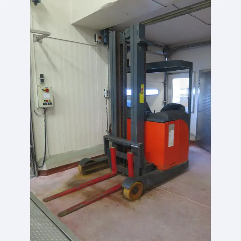 Máquinas bem conservadas para a produção de carnes salgadas/produtos de carne curados e carnes fumadas, máquinas de corte e de embalagem, equipamento de fábrica e de escritório-4