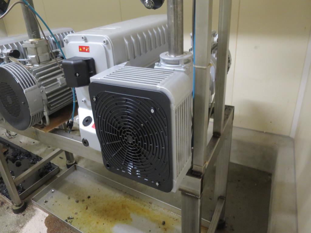 gepflegte Maschinen zur Produktion von gesalzenen Fleisch-/ Pökelwaren und Geräuchertem, Schneide- und Verpackungsmaschinen, Betriebs– und Geschäftsausstattung-3