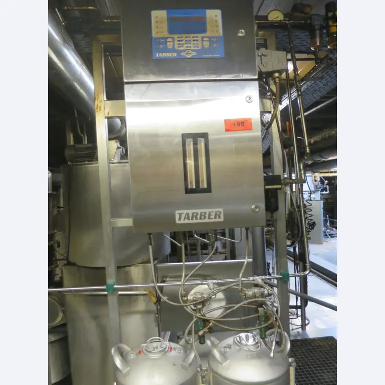 Máquinas bem conservadas para a produção de carnes salgadas/produtos de carne curados e carnes fumadas, máquinas de corte e de embalagem, equipamento de fábrica e de escritório-1