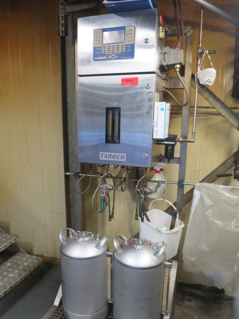 gepflegte Maschinen zur Produktion von gesalzenen Fleisch-/ Pökelwaren und Geräuchertem, Schneide- und Verpackungsmaschinen, Betriebs– und Geschäftsausstattung-2