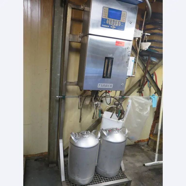 Máquinas bem conservadas para a produção de carnes salgadas/produtos de carne curados e carnes fumadas, máquinas de corte e de embalagem, equipamento de fábrica e de escritório-4