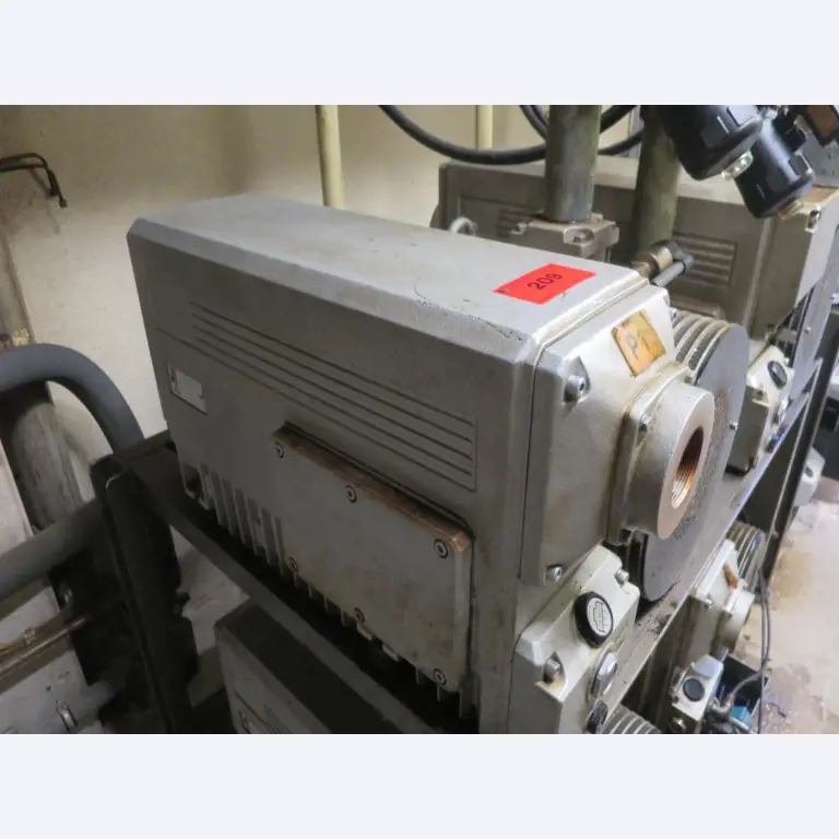 Máquinas bem conservadas para a produção de carnes salgadas/produtos de carne curados e carnes fumadas, máquinas de corte e de embalagem, equipamento de fábrica e de escritório-1