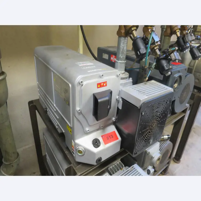 Máquinas bem conservadas para a produção de carnes salgadas/produtos de carne curados e carnes fumadas, máquinas de corte e de embalagem, equipamento de fábrica e de escritório-1