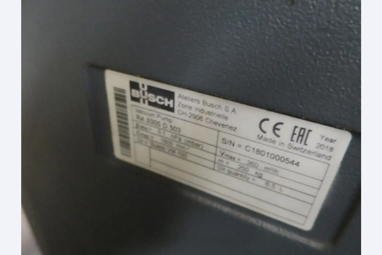 Máquinas bem conservadas para a produção de carnes salgadas/produtos de carne curados e carnes fumadas, máquinas de corte e de embalagem, equipamento de fábrica e de escritório-3