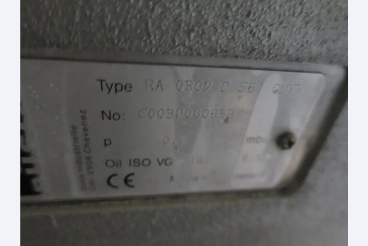 Máquinas bem conservadas para a produção de carnes salgadas/produtos de carne curados e carnes fumadas, máquinas de corte e de embalagem, equipamento de fábrica e de escritório-2