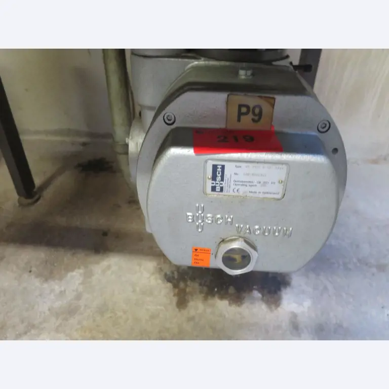 Máquinas bem conservadas para a produção de carnes salgadas/produtos de carne curados e carnes fumadas, máquinas de corte e de embalagem, equipamento de fábrica e de escritório-1