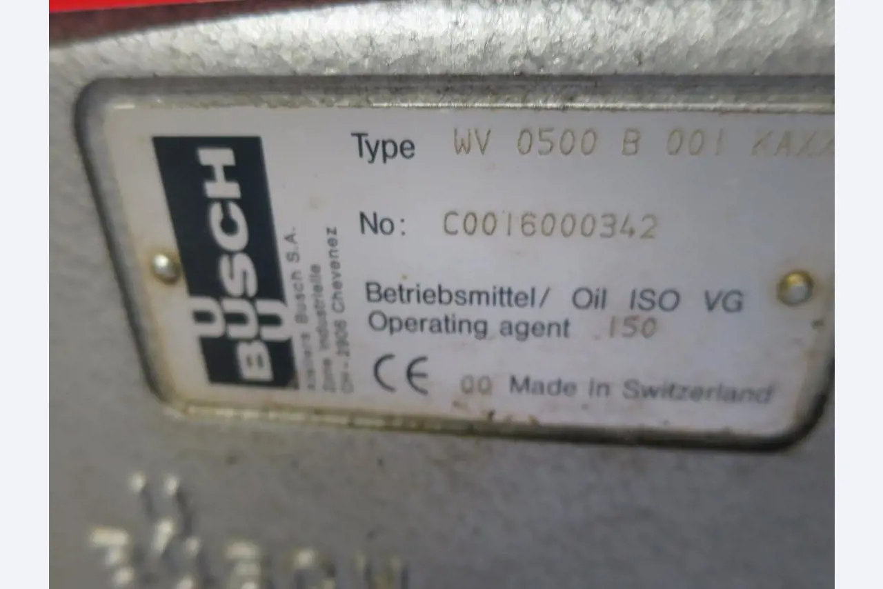 Máquinas bem conservadas para a produção de carnes salgadas/produtos de carne curados e carnes fumadas, máquinas de corte e de embalagem, equipamento de fábrica e de escritório-2
