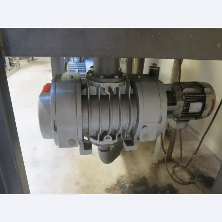 Máquinas bem conservadas para a produção de carnes salgadas/produtos de carne curados e carnes fumadas, máquinas de corte e de embalagem, equipamento de fábrica e de escritório-3