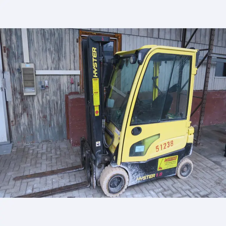 Máquinas bem conservadas para a produção de carnes salgadas/produtos de carne curados e carnes fumadas, máquinas de corte e de embalagem, equipamento de fábrica e de escritório-2