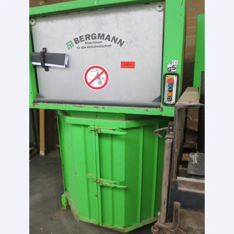 Máquinas bem conservadas para a produção de carnes salgadas/produtos de carne curados e carnes fumadas, máquinas de corte e de embalagem, equipamento de fábrica e de escritório-1