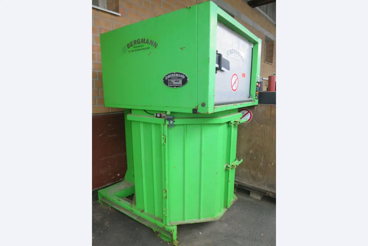 Máquinas bem conservadas para a produção de carnes salgadas/produtos de carne curados e carnes fumadas, máquinas de corte e de embalagem, equipamento de fábrica e de escritório-2