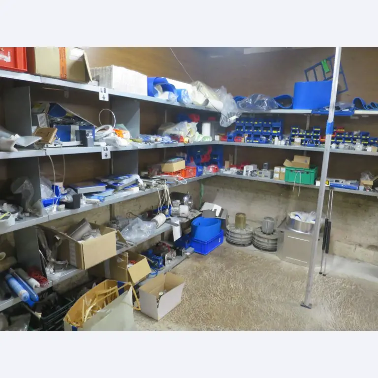 Máquinas bem conservadas para a produção de carnes salgadas/produtos de carne curados e carnes fumadas, máquinas de corte e de embalagem, equipamento de fábrica e de escritório-1