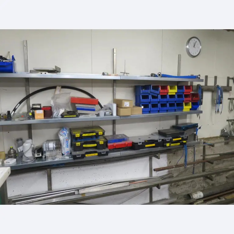 Máquinas bem conservadas para a produção de carnes salgadas/produtos de carne curados e carnes fumadas, máquinas de corte e de embalagem, equipamento de fábrica e de escritório-6