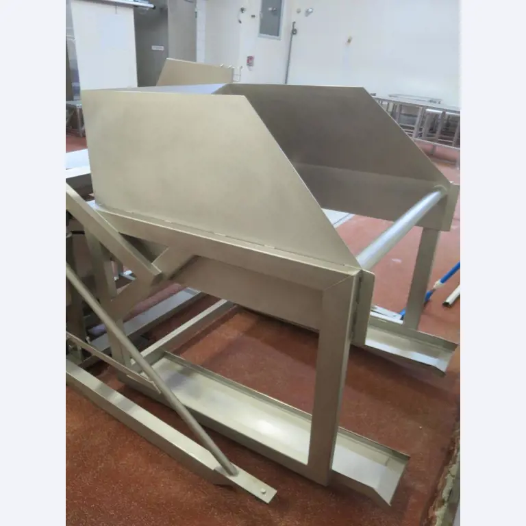 Máquinas bem conservadas para a produção de carnes salgadas/produtos de carne curados e carnes fumadas, máquinas de corte e de embalagem, equipamento de fábrica e de escritório-2