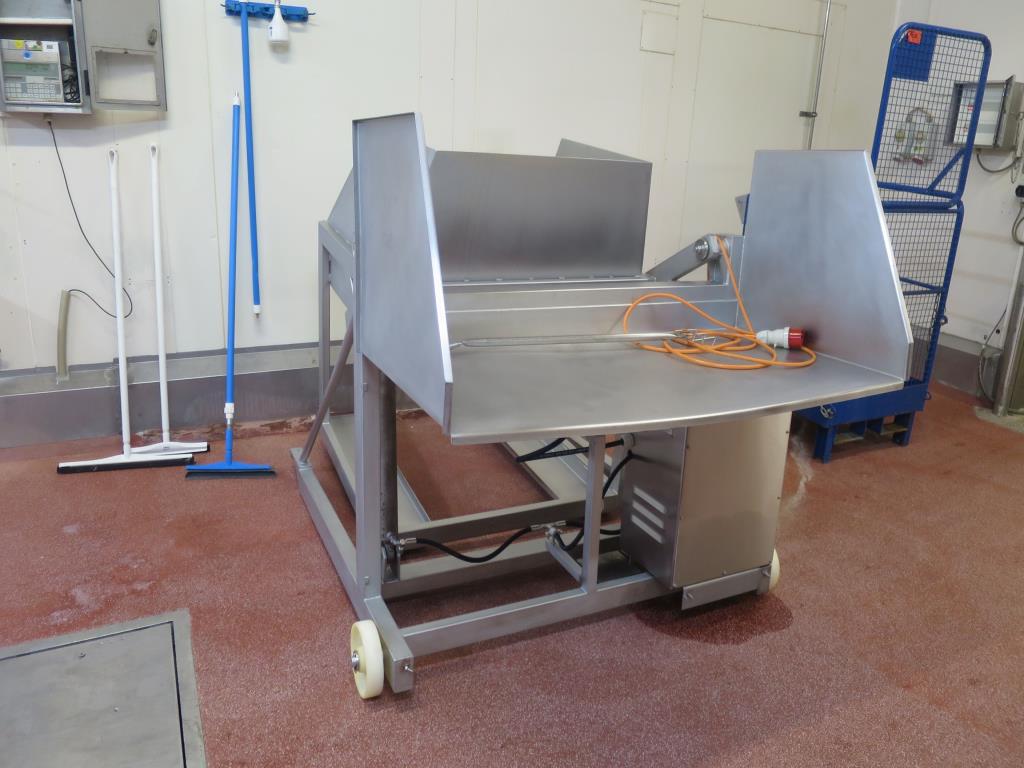 Well-maintained machines for the production of salted meat, cured and smoked products, cutting and packaging machines, operating and office equipment-5