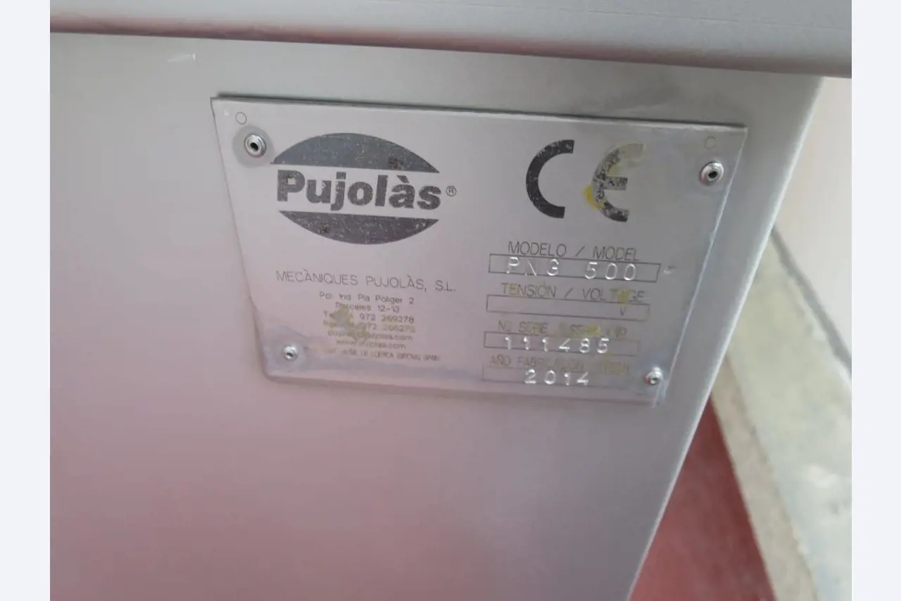 Máquinas bem conservadas para a produção de carnes salgadas/produtos de carne curados e carnes fumadas, máquinas de corte e de embalagem, equipamento de fábrica e de escritório-2