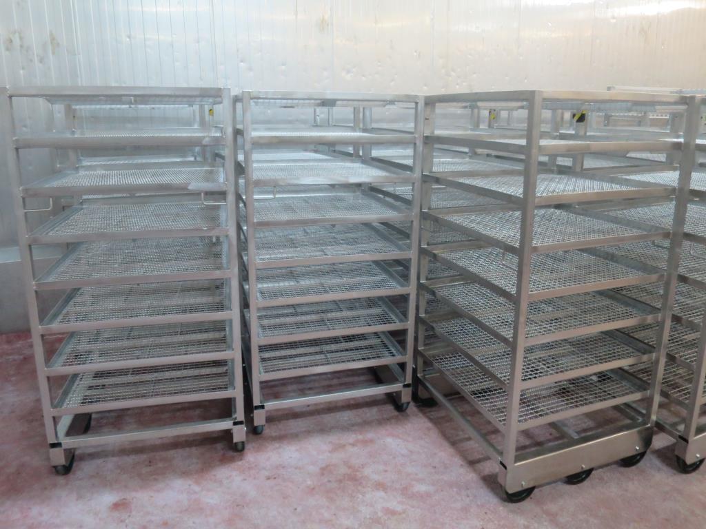 Well-maintained machines for the production of salted meat, cured and smoked products, cutting and packaging machines, operating and office equipment-2