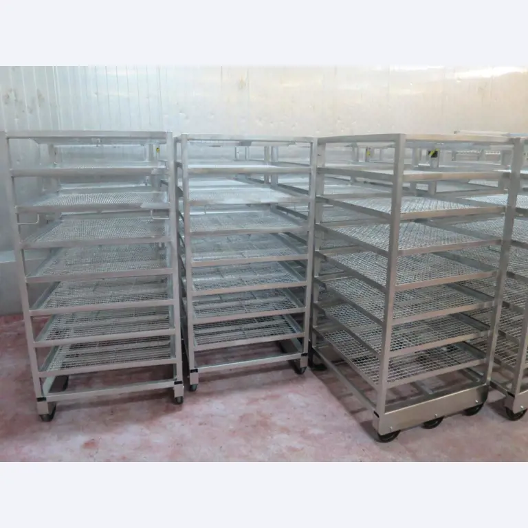 Máquinas bem conservadas para a produção de carnes salgadas/produtos de carne curados e carnes fumadas, máquinas de corte e de embalagem, equipamento de fábrica e de escritório-2