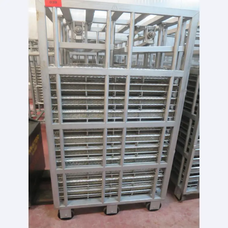 Máquinas bem conservadas para a produção de carnes salgadas/produtos de carne curados e carnes fumadas, máquinas de corte e de embalagem, equipamento de fábrica e de escritório-1