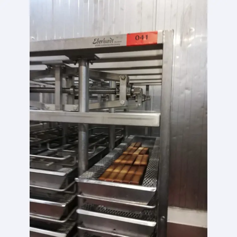 Máquinas bem conservadas para a produção de carnes salgadas/produtos de carne curados e carnes fumadas, máquinas de corte e de embalagem, equipamento de fábrica e de escritório-2