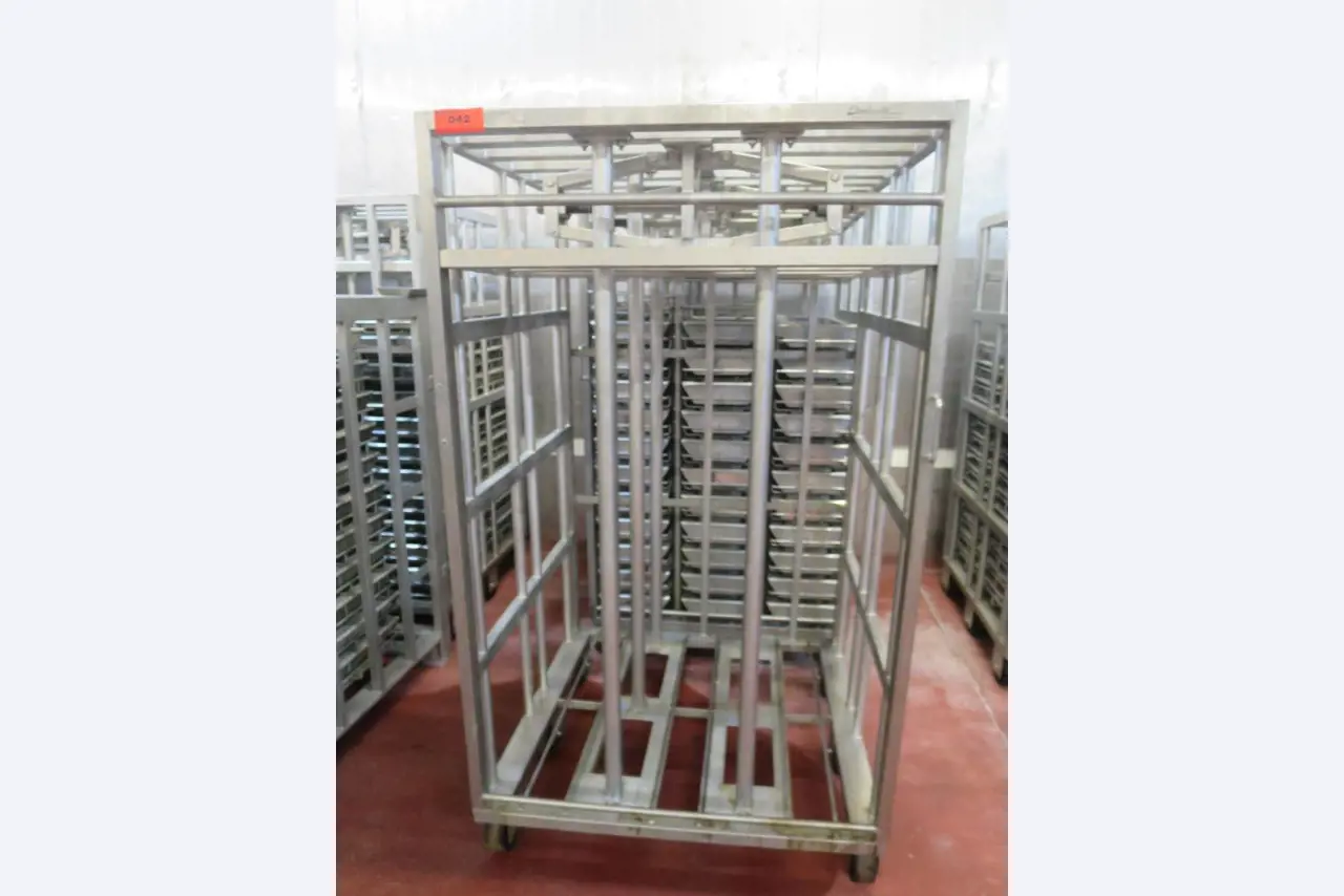 Máquinas en buen estado para la producción de salazones/productos cárnicos curados y carnes ahumadas, máquinas de corte y envasado, equipos de fábrica y oficina-1