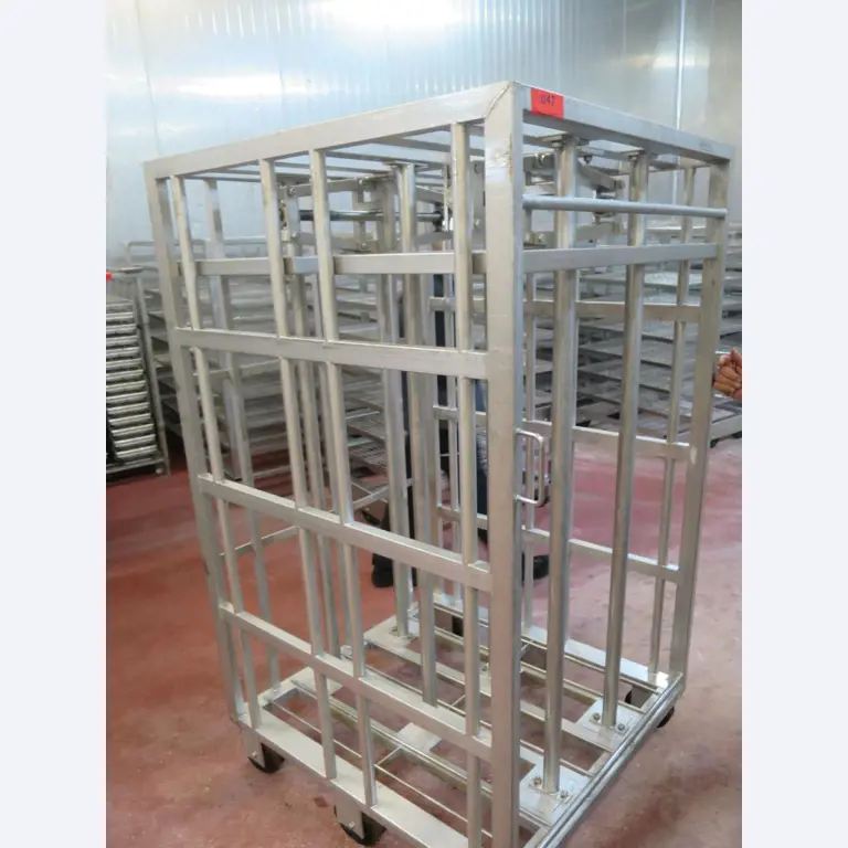 Máquinas bem conservadas para a produção de carnes salgadas/produtos de carne curados e carnes fumadas, máquinas de corte e de embalagem, equipamento de fábrica e de escritório-1