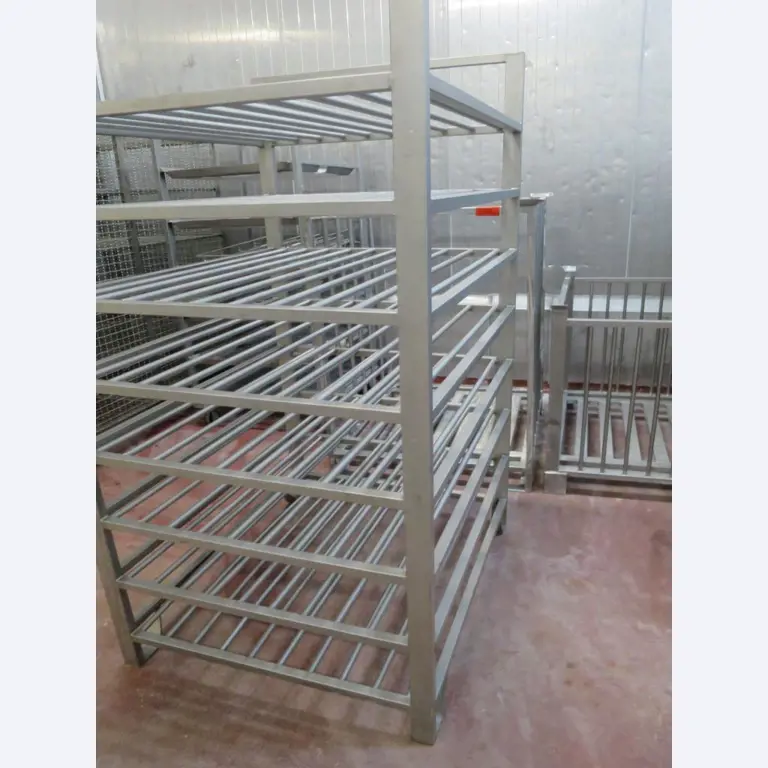 Máquinas bem conservadas para a produção de carnes salgadas/produtos de carne curados e carnes fumadas, máquinas de corte e de embalagem, equipamento de fábrica e de escritório-1