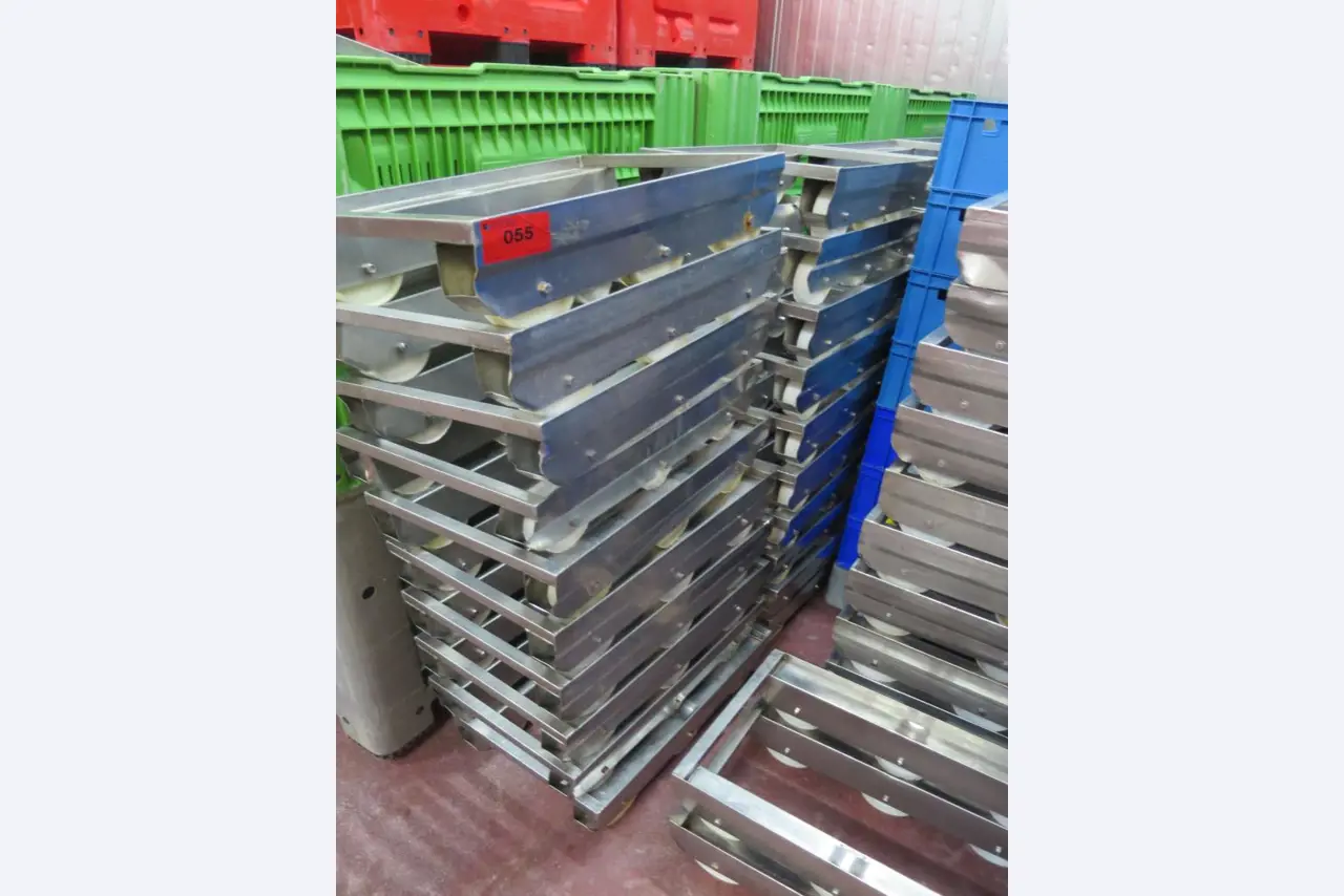 Máquinas bem conservadas para a produção de carnes salgadas/produtos de carne curados e carnes fumadas, máquinas de corte e de embalagem, equipamento de fábrica e de escritório-1