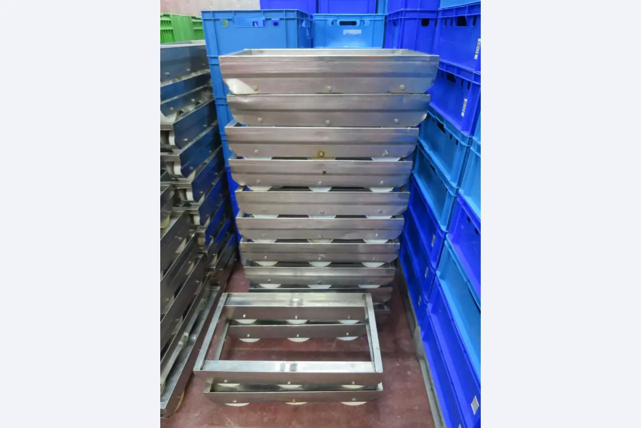 Máquinas bem conservadas para a produção de carnes salgadas/produtos de carne curados e carnes fumadas, máquinas de corte e de embalagem, equipamento de fábrica e de escritório-2