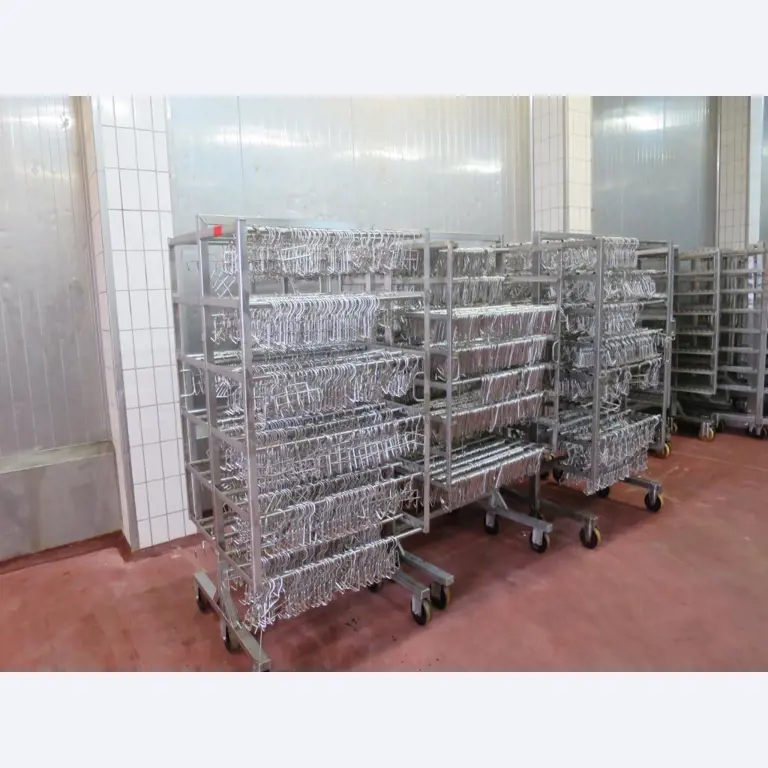 Máquinas bem conservadas para a produção de carnes salgadas/produtos de carne curados e carnes fumadas, máquinas de corte e de embalagem, equipamento de fábrica e de escritório-1