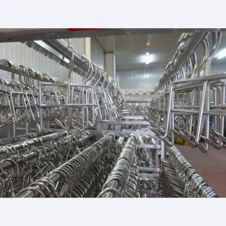 Máquinas bem conservadas para a produção de carnes salgadas/produtos de carne curados e carnes fumadas, máquinas de corte e de embalagem, equipamento de fábrica e de escritório-2