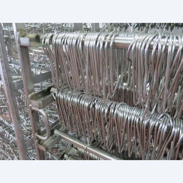 Máquinas bem conservadas para a produção de carnes salgadas/produtos de carne curados e carnes fumadas, máquinas de corte e de embalagem, equipamento de fábrica e de escritório-3