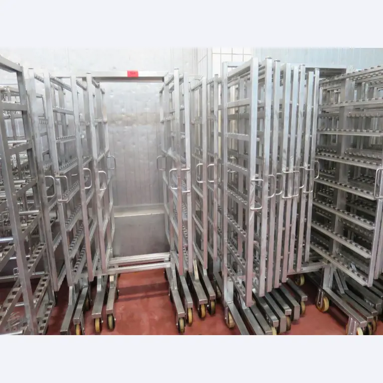 Máquinas bem conservadas para a produção de carnes salgadas/produtos de carne curados e carnes fumadas, máquinas de corte e de embalagem, equipamento de fábrica e de escritório-4