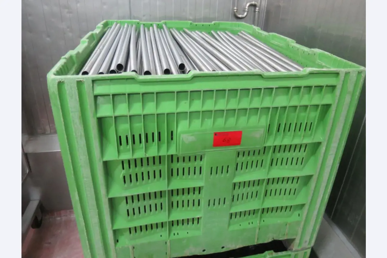 Máquinas bem conservadas para a produção de carnes salgadas/produtos de carne curados e carnes fumadas, máquinas de corte e de embalagem, equipamento de fábrica e de escritório-6