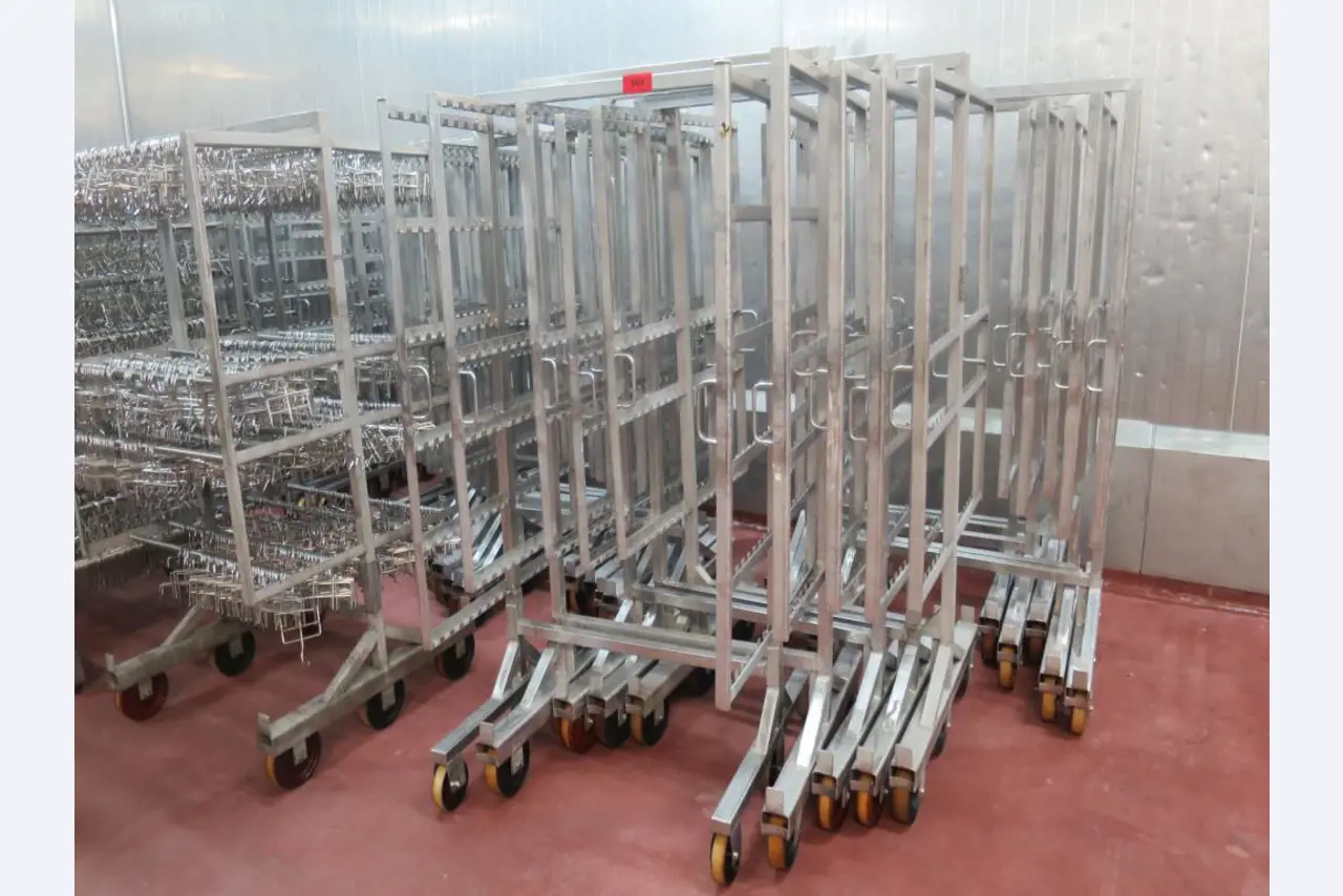 Máquinas en buen estado para la producción de salazones/productos cárnicos curados y carnes ahumadas, máquinas de corte y envasado, equipos de fábrica y oficina-1