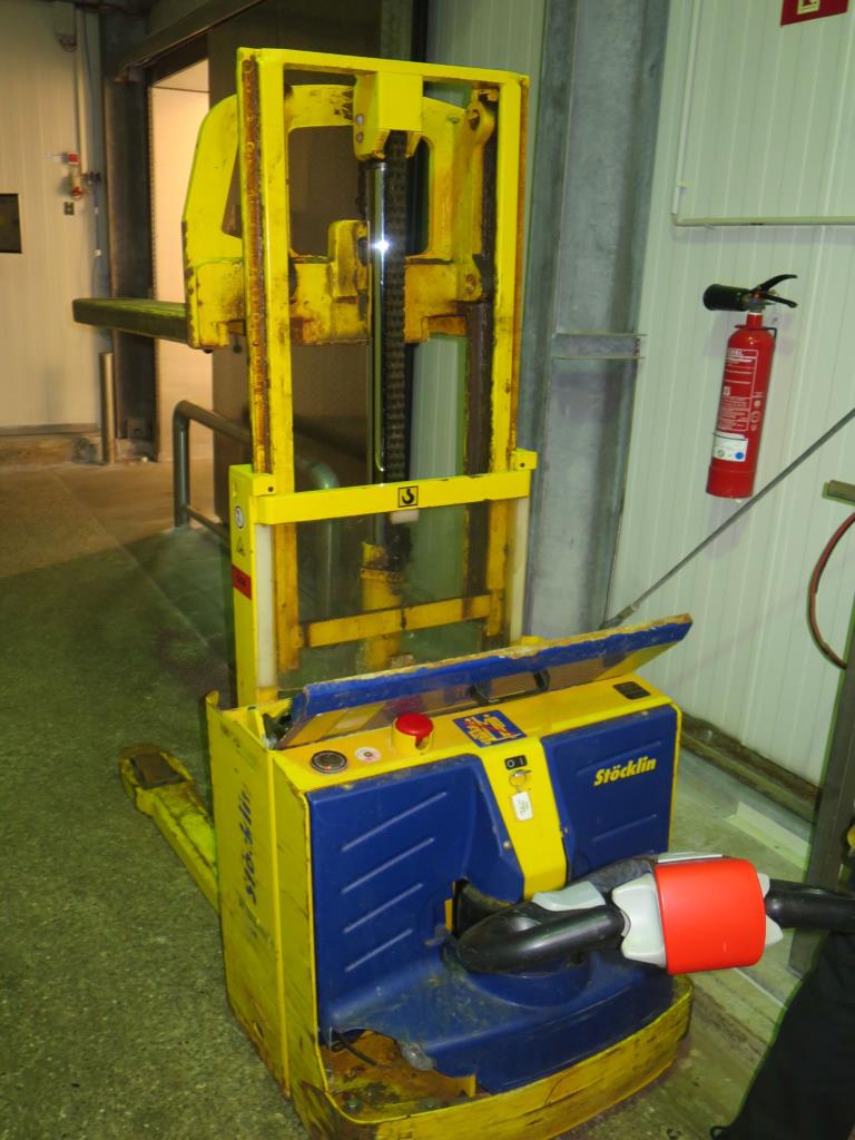 Máquinas en buen estado para la producción de salazones/productos cárnicos curados y carnes ahumadas, máquinas de corte y envasado, equipos de fábrica y oficina-3