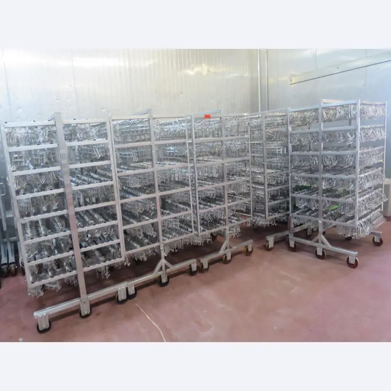 Máquinas bem conservadas para a produção de carnes salgadas/produtos de carne curados e carnes fumadas, máquinas de corte e de embalagem, equipamento de fábrica e de escritório-2