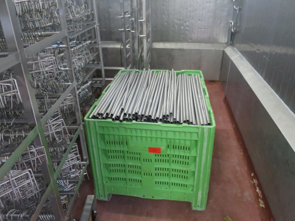 Dobře udržované stroje na výrobu solených masných výrobků a uzenin, porcovací a balicí stroje, tovární a kancelářské vybavení.-3